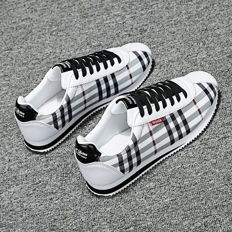 Brand Design 2026 New Men's Lightweight Non-slip Breathable Wear-resistant Running Sports Fashion Versatile Casual Shoes 3