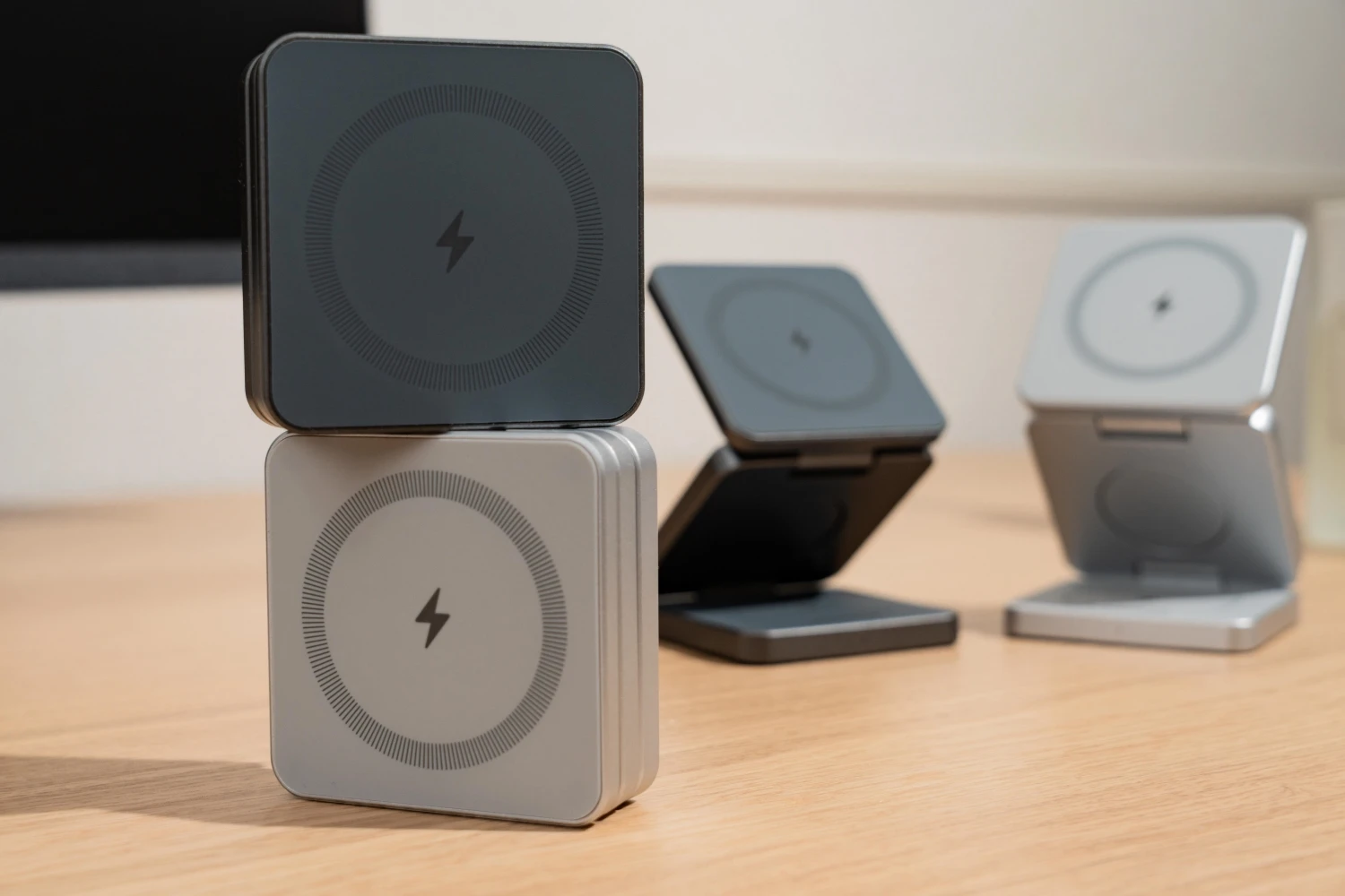 3 In 1 Foldable Magnetic Wireless Stand For IPhone 16 15 14 13 Pro/Max/Plus 3/2 Station Dock Fast Charger Holder_voghion.com