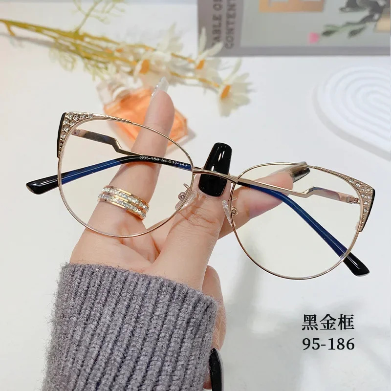 2023 New Literature and Art Vintage Inlaid Diamond Metal