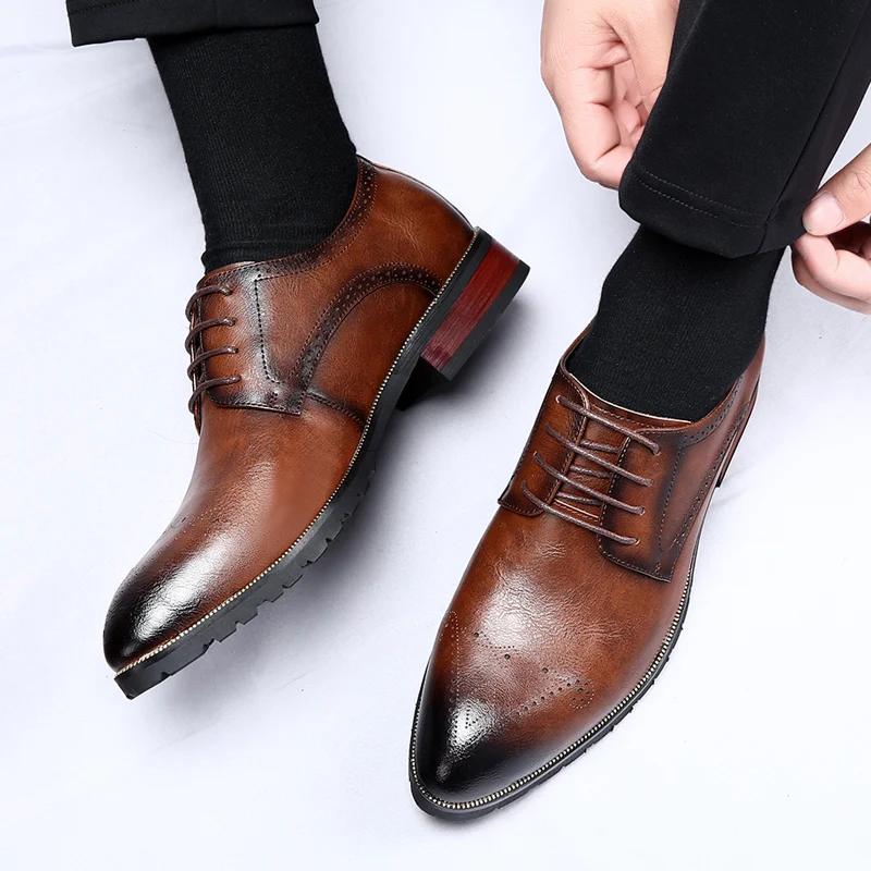 Men Pointed Leather Shoes Brogue Business Derby Shoes Wear-resistant Rubber Sole Breathable Casual Lightweight Men Loafers