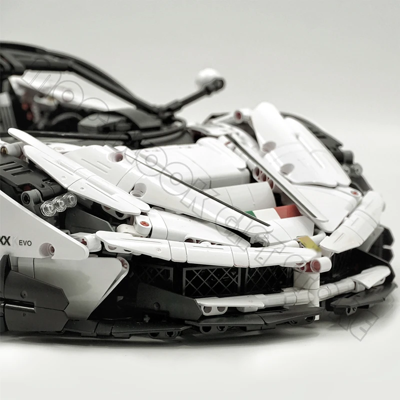 MOCBRICK High-Tech Speed Power Champions FXXXK EVO Hypercar