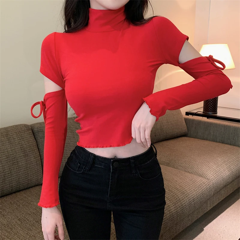 Red Crop Top Turtle Neck with Heart Cut Out, Women's Fashion, Tops, Others  Tops on Carousell
