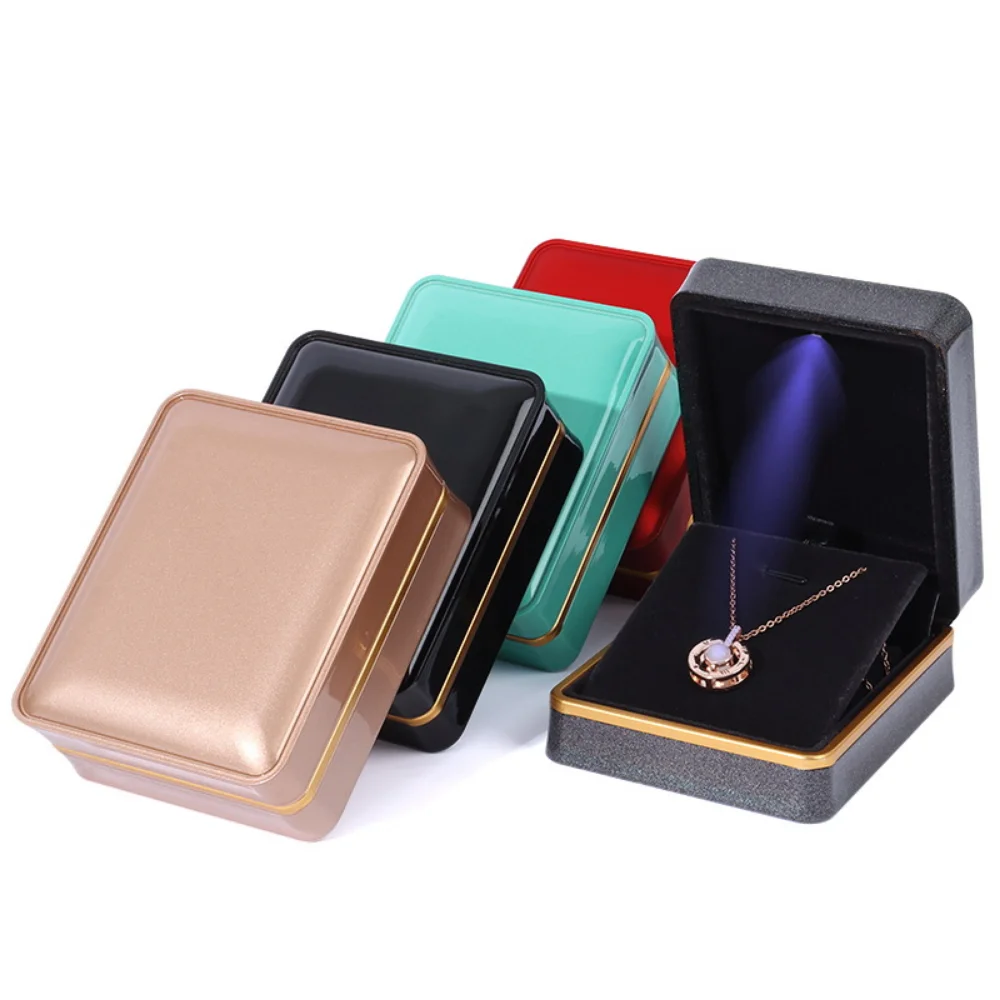 

Luxury Jewelry Ring Box With LED Light for Engagement Wedding Ring Box Festival Birthday Jewerly Ring Display Gift Boxes