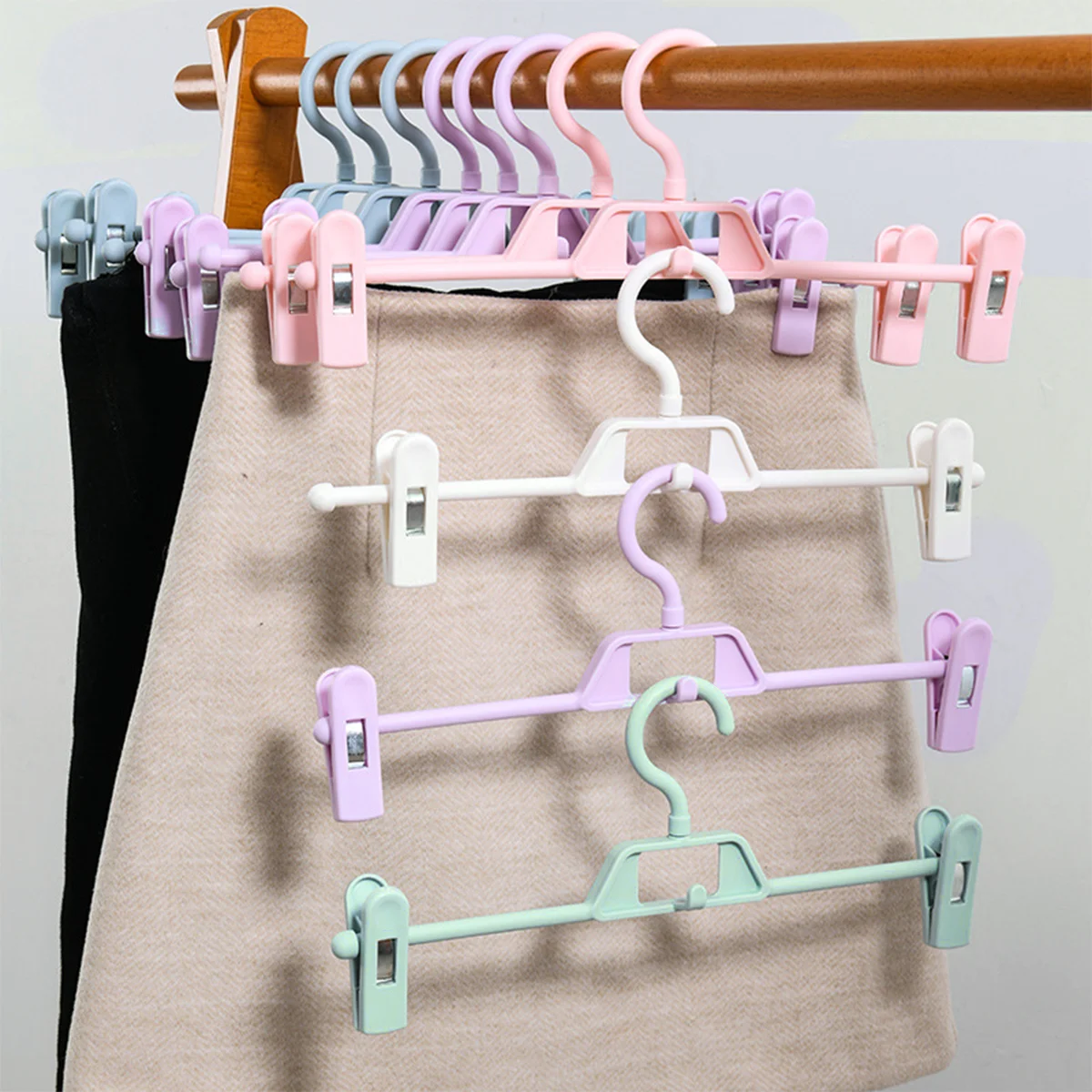 KAKET Set di 15 grucce per pantaloni con clip, grucce regolabili per gonne grucce antiscivolo per pantaloni adatte per pantaloni calze altri (rosa) | Leroy Merlin