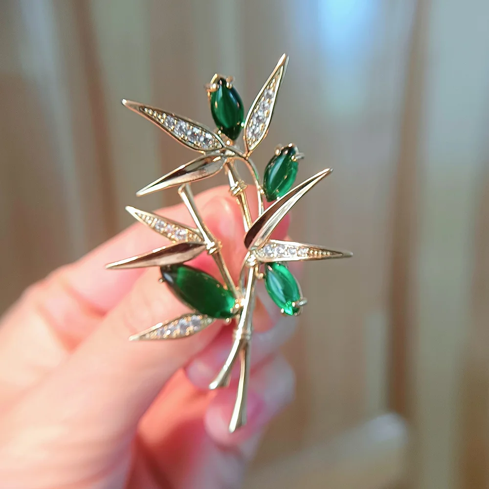 thumbnail image 2 of Faux Pearl Flower Brooch Pin With Cubic Zirconia - Elegant Corsage For Women's Fashion 2 of 11