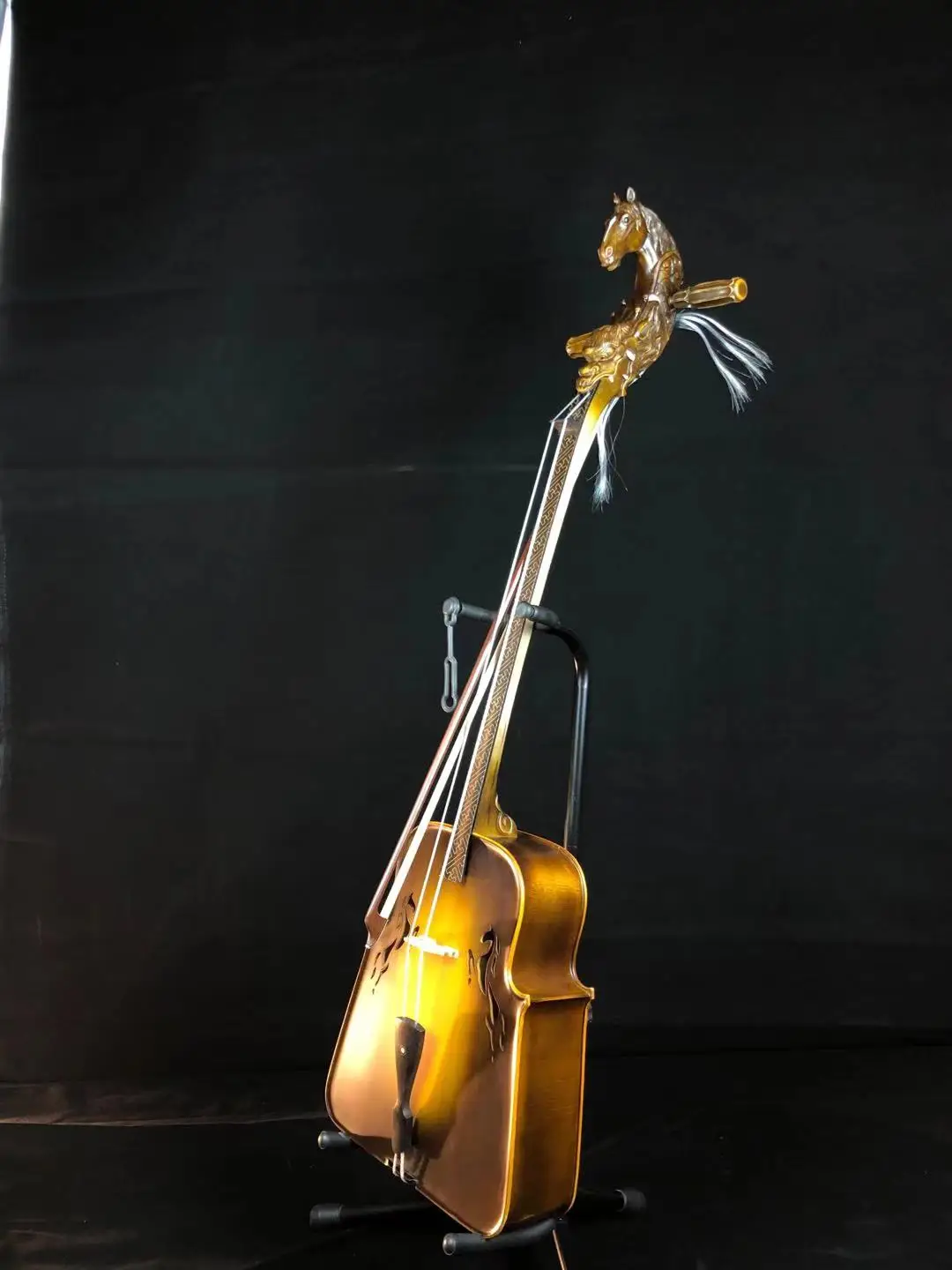 

Morin Khuur Matouqin Horse head Professional performance stage leader Inner Mongolia bowed string instrument