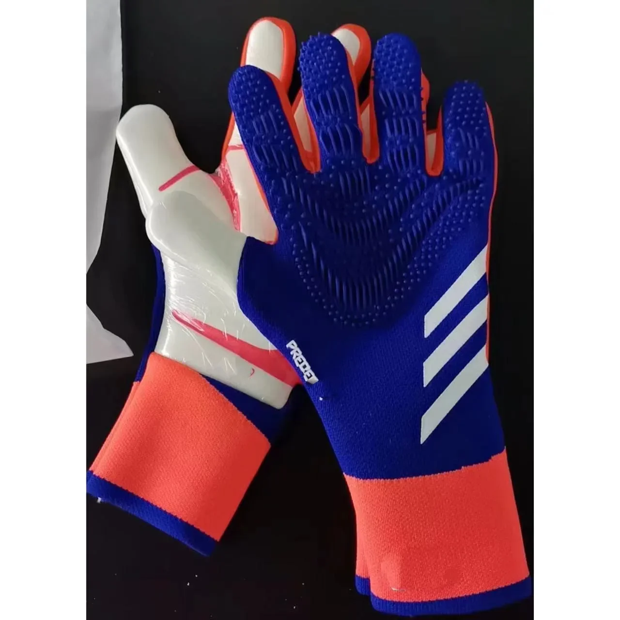 thumbnail image 1 of Nuevos guantes de fútbol para portero para partidos de adultos, profesionales, antideslizantes, transpirables y resistentes al desgaste para porteros infantiles, 1 of 5