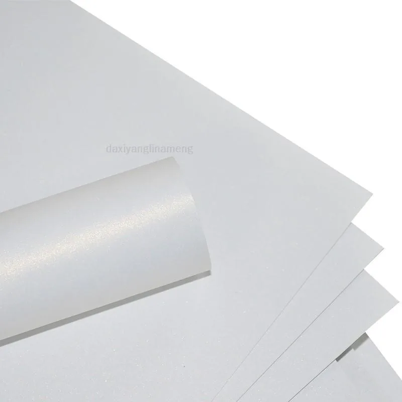 50pcs 무료 배송 A4 크기 21x29.7cm 120/150/200/250/300gsm 진주 종이 더블 아이스 화이트 컬러 모델 웨딩 파티 장식