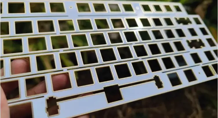 【改造済・美品】Leobog HI8 キット＋HMX チーズ軸＋FR4 プレート 改造済・美品】Leobog HI8 キット＋HMX チーズ軸＋FR4 プレート - メルカリ