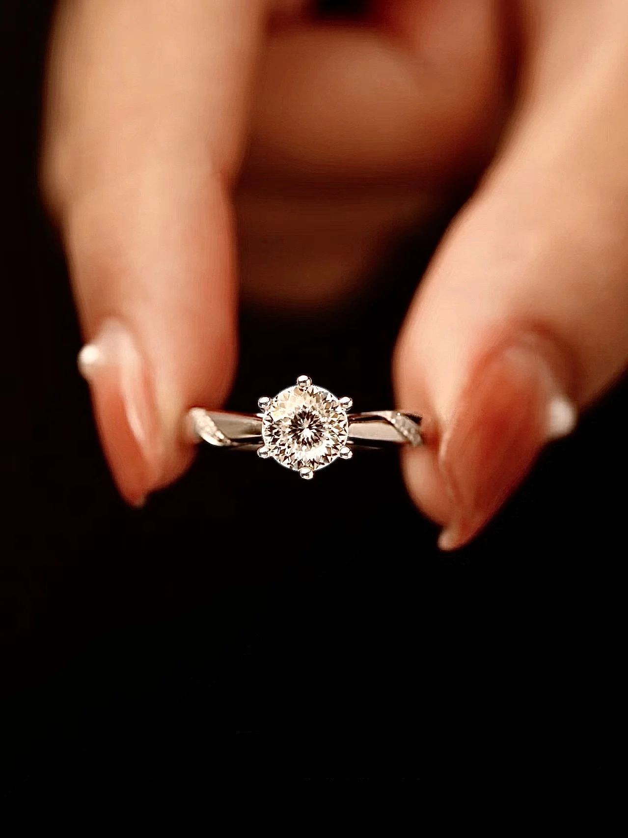 

High appearance level Moissanite diamond ring women's sterling silver six-prong Moissanite diamond ring Valentine's Day gift