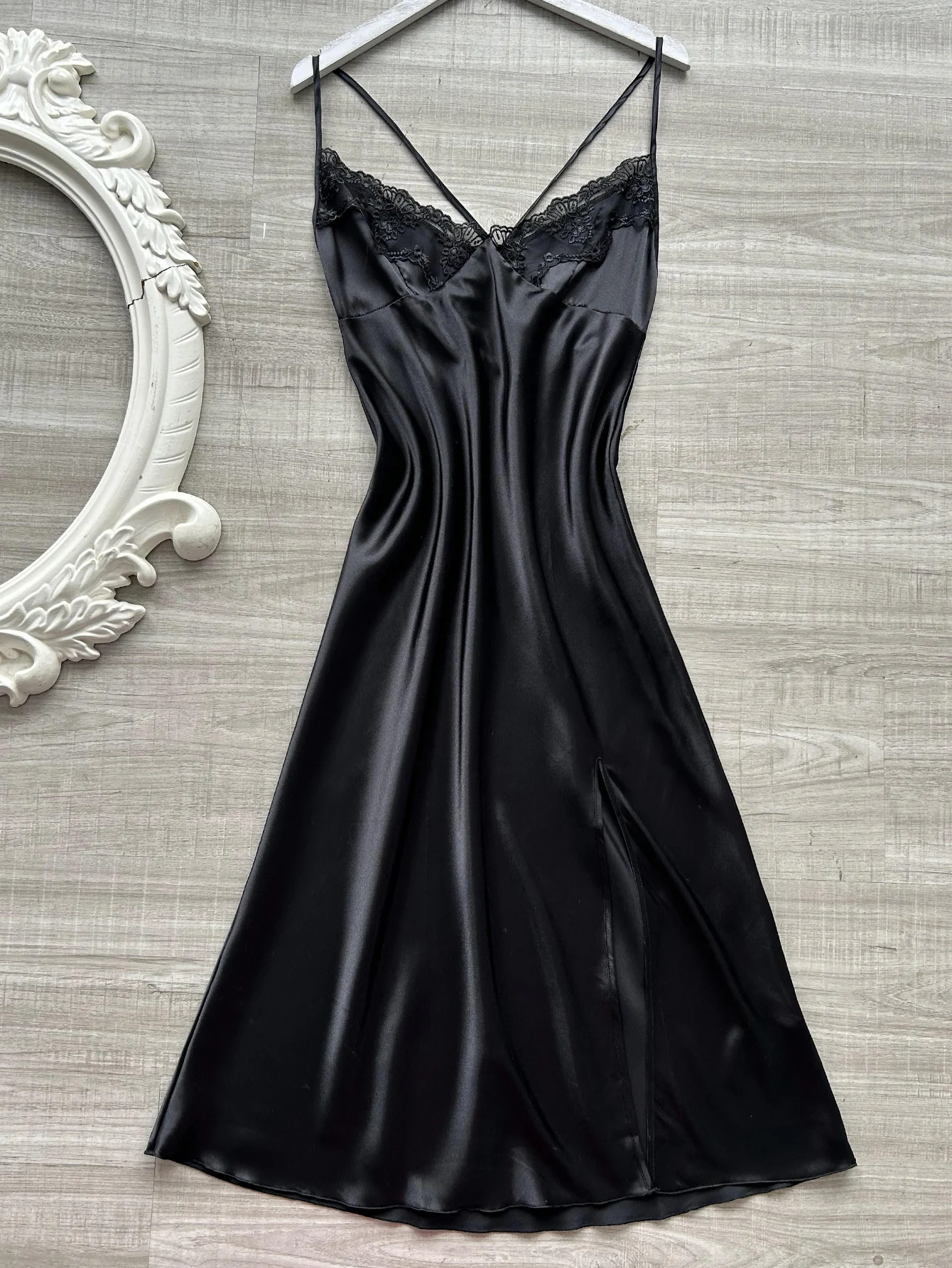 مثير عالية الشق إغراء السيدات طويلة مثير الدانتيل...