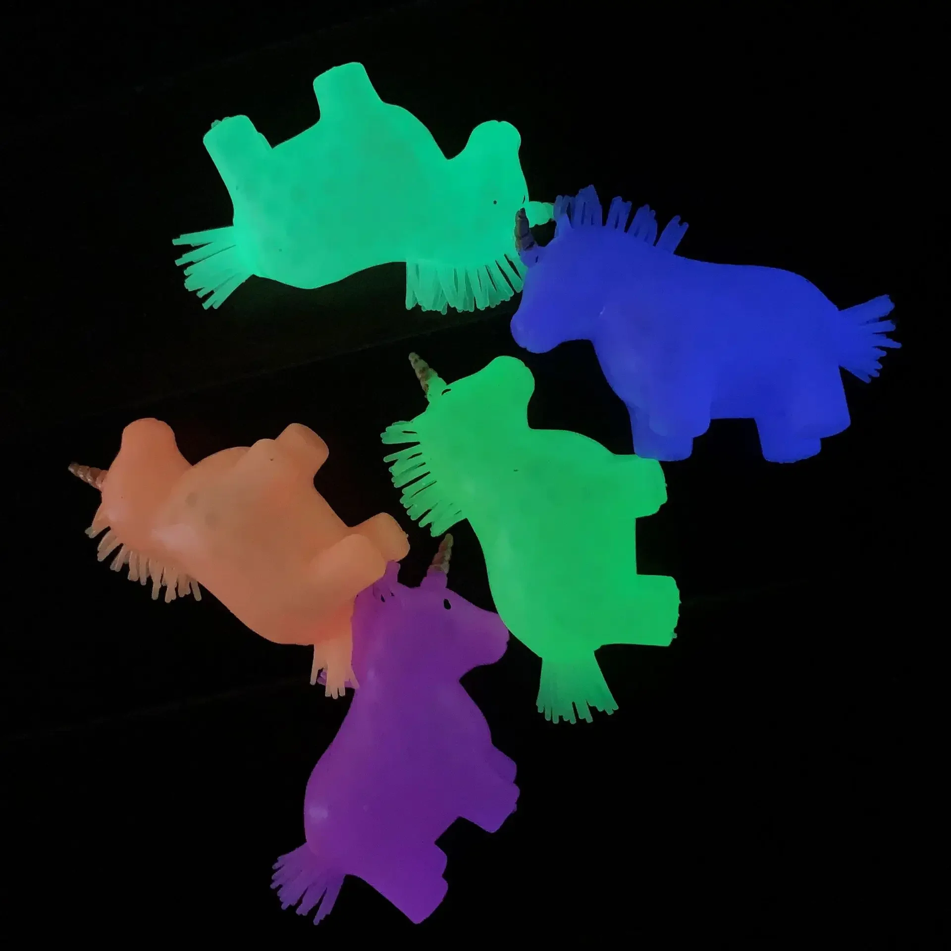 thumbnail image 1 of Pelotas antiestrés luminosas de unicornio, juguetes para apretar, juguetes antiestrés, pelota antiestrés kawaii blanda para adultos y niños, juguetes para aliviar el estrés, 1 of 5