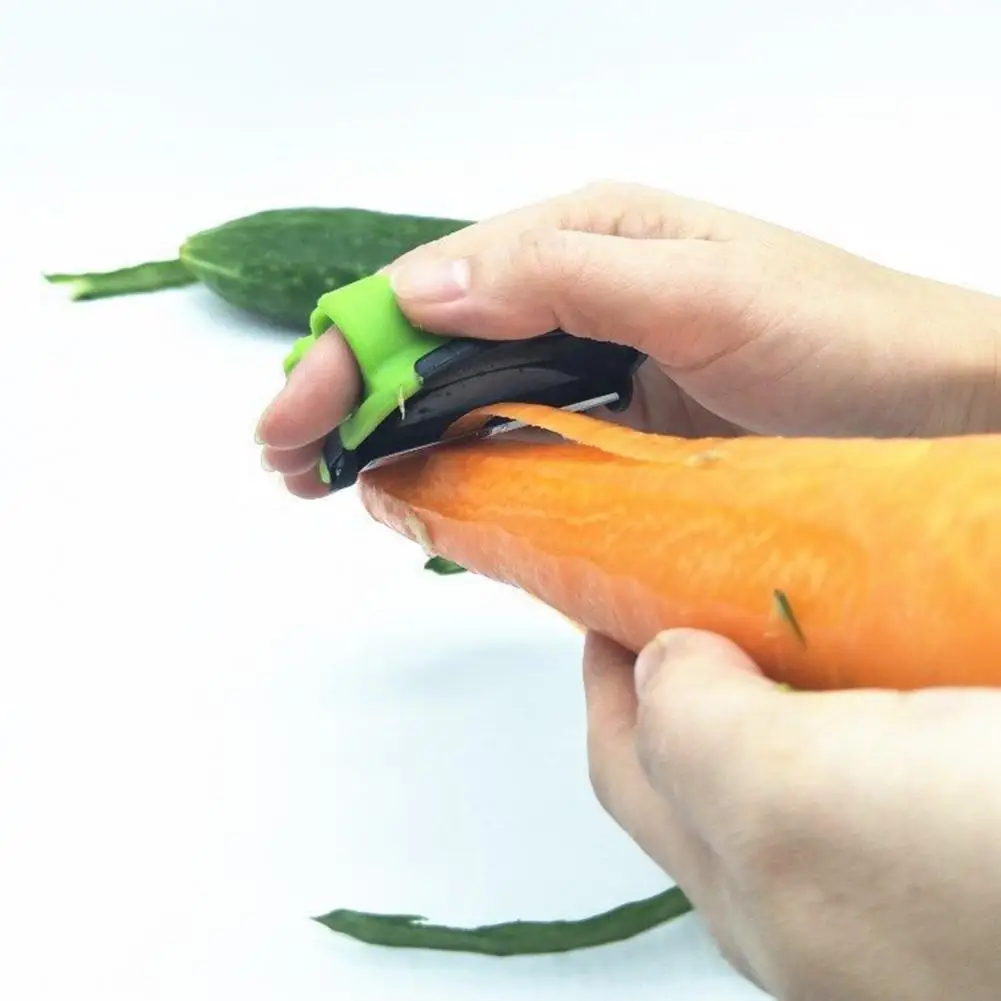 Finger Grip Palm Peeler for Fruit Vegetable Stainless Steel Vegetable Peeler Rubber Handle Palm for Potato Kitchen Gadget