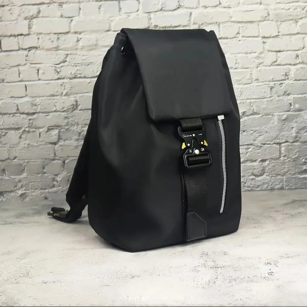 バッグ 1017 ALYX 9SM 1017 ALYX 9SM SS22 OVERSIZE TANK BACKPACK - ❌