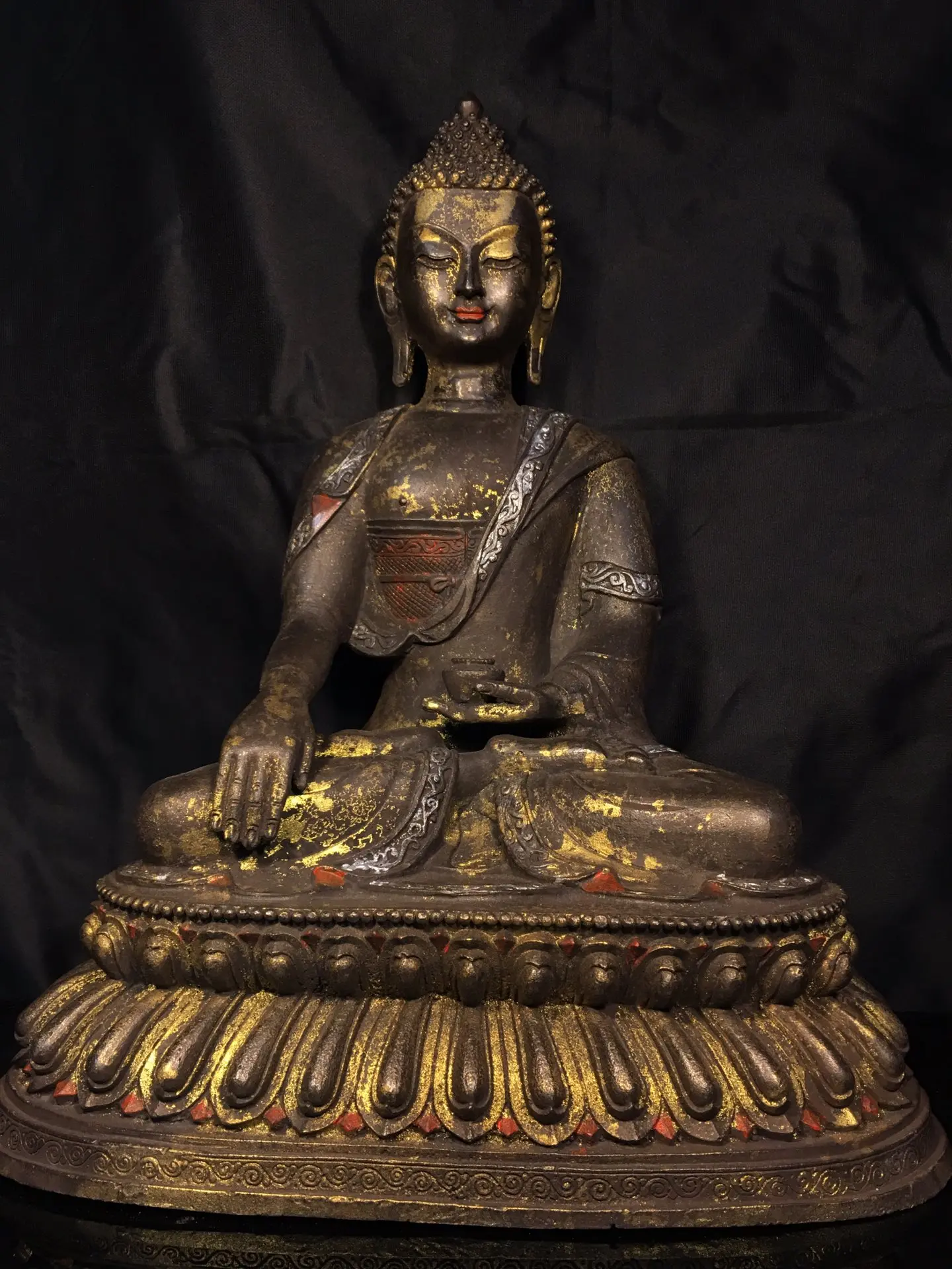 

17"Tibetan Temple Collection Old Bronze Cinnabar Peat gold Sakyamuni Lotus stage Sitting Buddha Worship Hall Town House Exorcism