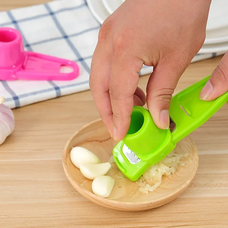 

1PC Garlic Crusher Multi Functional Manual Ginger Garlic Grinding Grater Cutter Utensils Garlic Peeler Kitchen Accessories Tools