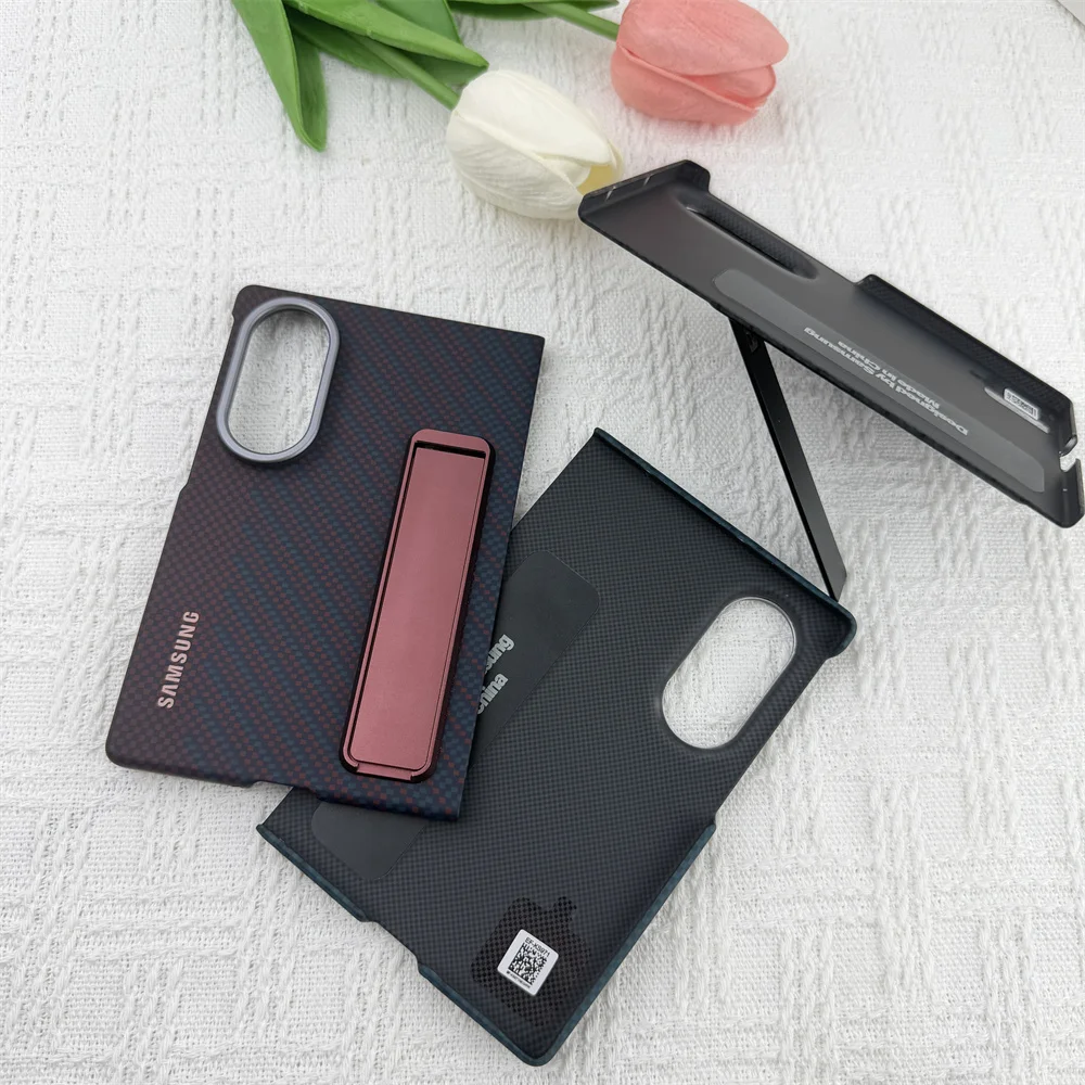 Luxury Carbon Fiber Slim Case with Kickstand - Shockproof and Protective Hard Shell