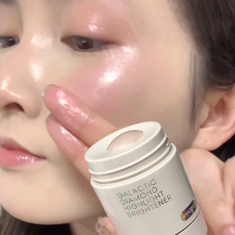 Radiant Diamond Glow Highlighting Liquid Shimmer