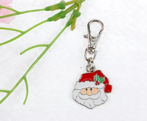 

Hot Sale Vintage Silver Enamel Santa Claus Head Charm Keychain Ring For Keys Car Key Ring Souvenir Couple Key Chain Jewelry A949