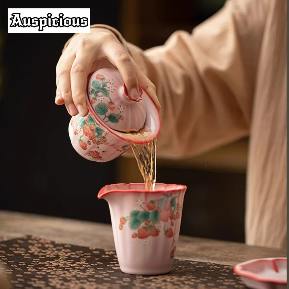 160ml Hand Painted Strawberry Rabbit Gaiwan Japanese Red Ru Kiln Ceramic Tea Tureen Tea Maker Cover Bowl Services Ornaments