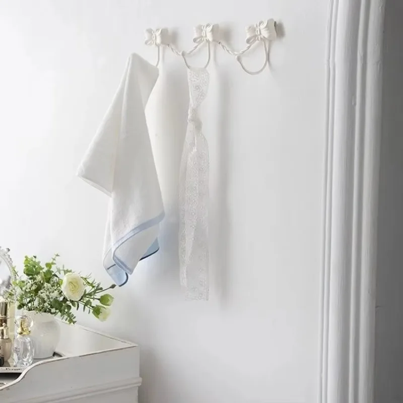 Cream White Wall Hooks, Vintage Door Hooks for Clothes, Retro Hanging Storage, Decorative Organizer for Bedroom and Bathroom