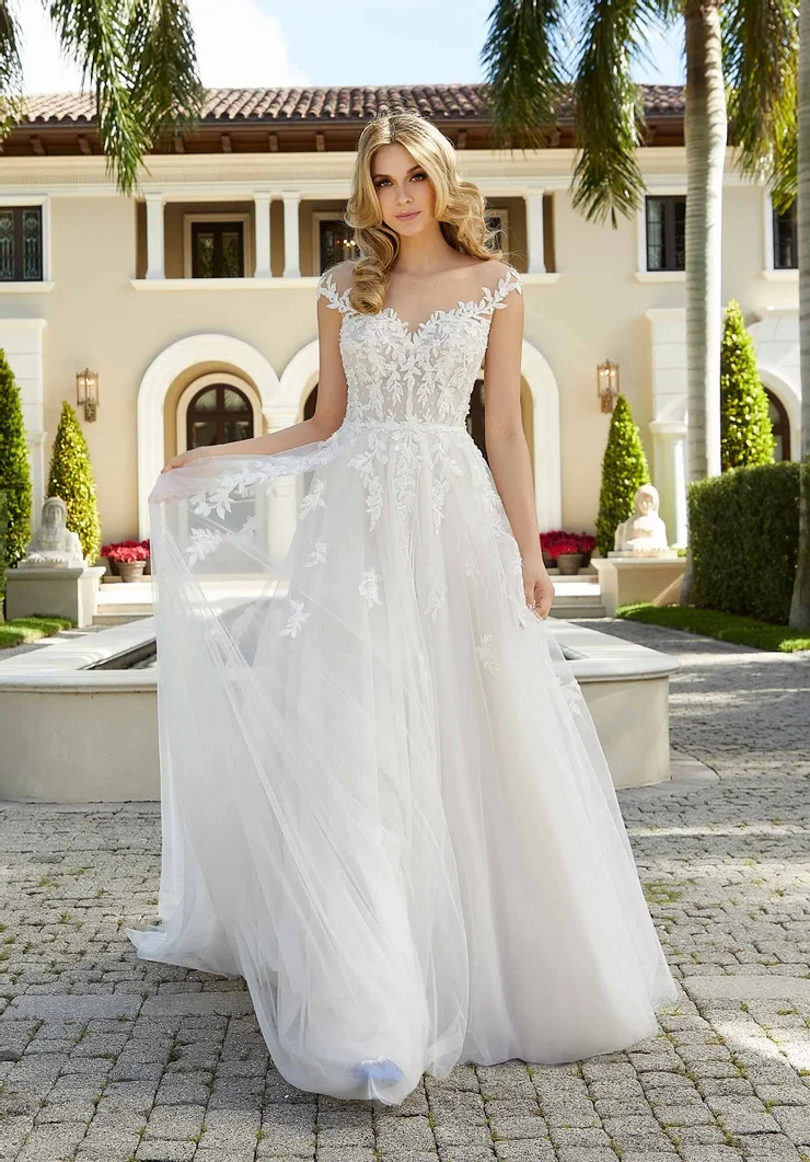

Women's Lace Ball Gown with Floral Embroidered Applique A-line Wedding Dress for Bride