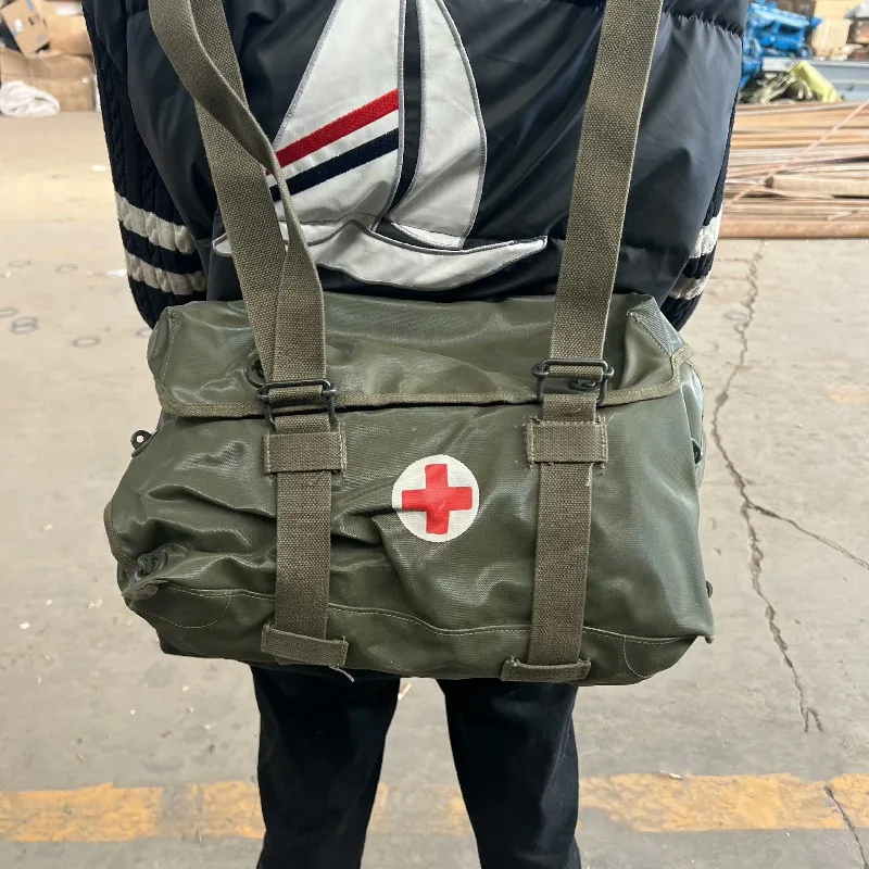 GENUINE ORIGINAL SURPLUS Made in 1970s CHINESE MILITARY GREEN WATERPROOF CAVALRY MEDICAL BAG MOTORCYCLE BIKE SIDE BODY BAG