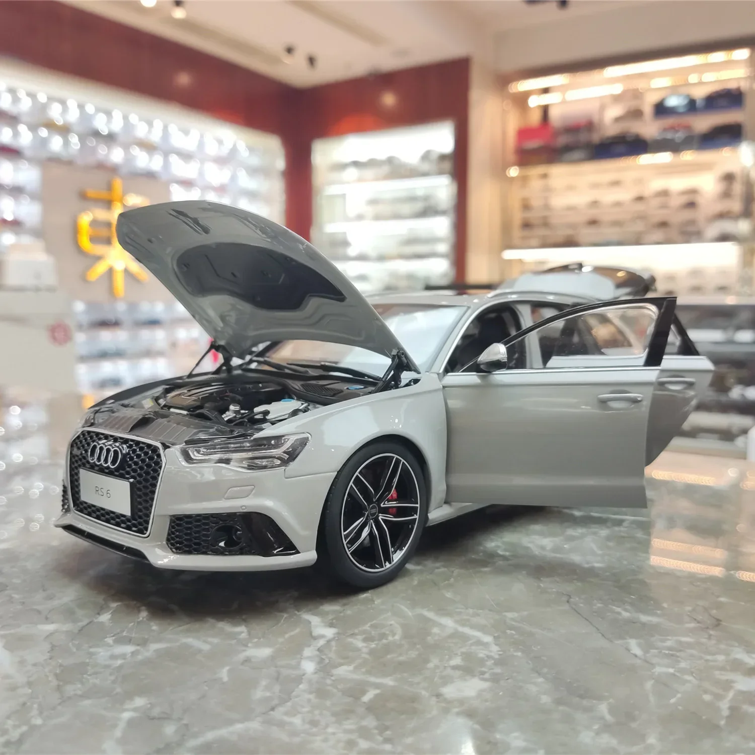 アウディ RS6 Avant C7 ミニカー 1/18 ミニチャンプス audi 【公式通販】