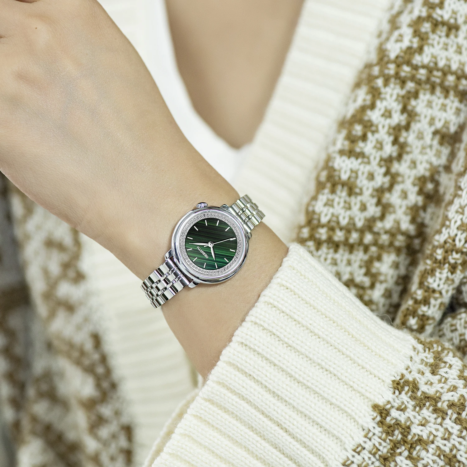 New Luxury Big Rhinestone Dial Watches for Women Steel Buckle Hardlex Womens Quartz Watch Best Gift