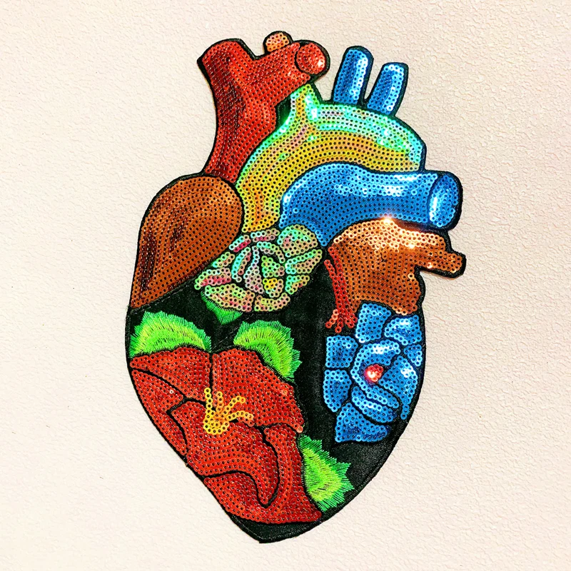 

1PCs Heart Embroidery Patches DIY Polyester Fiber Sequin Patch Iron On Patches Back with glue