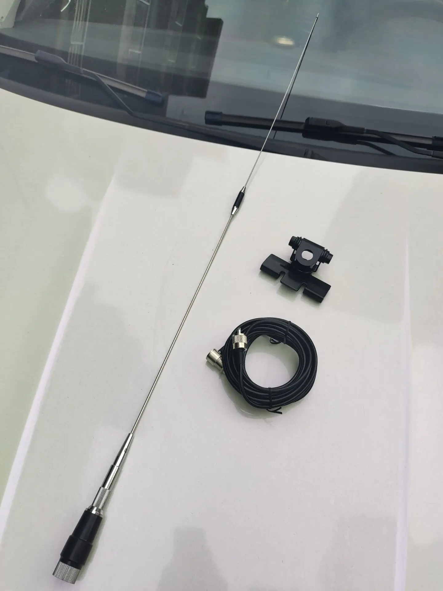Dual band mobile radio brackets whip antenna 145/435M car two way radio antenna UV amateur aerial