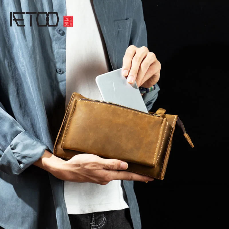 

AETOO Trendy men's leather clutches, retro crazy horse leather men's bags, business casual cowhide mobile phone bags