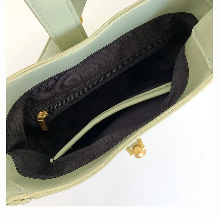 حقيبة تحت الإبط فرنسية صغيرة بإبزيم على شكل حصان ع...