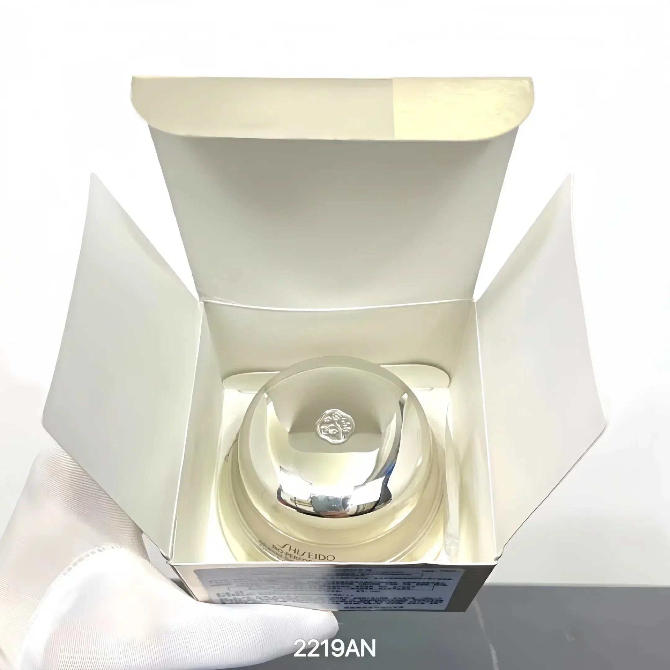 brand  Brand BIO- PERFORMANCE  Super Revitalizing Cream Creme Super Revitalisante Absolue RETEXTURIZING/MOISTURIZING 75mL NE TWT 2