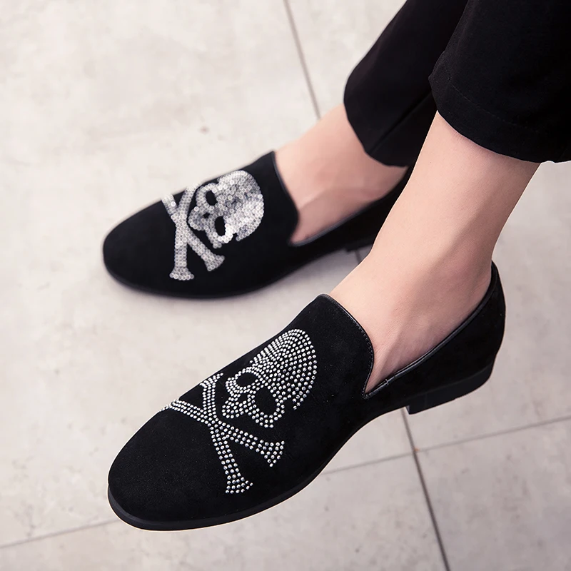 

New Designer Men Suede Leather Loafers Shoes Luxury Brand Business Pointed Toe Casual Dress Shoes Male Slip On Driving Bean Shoe