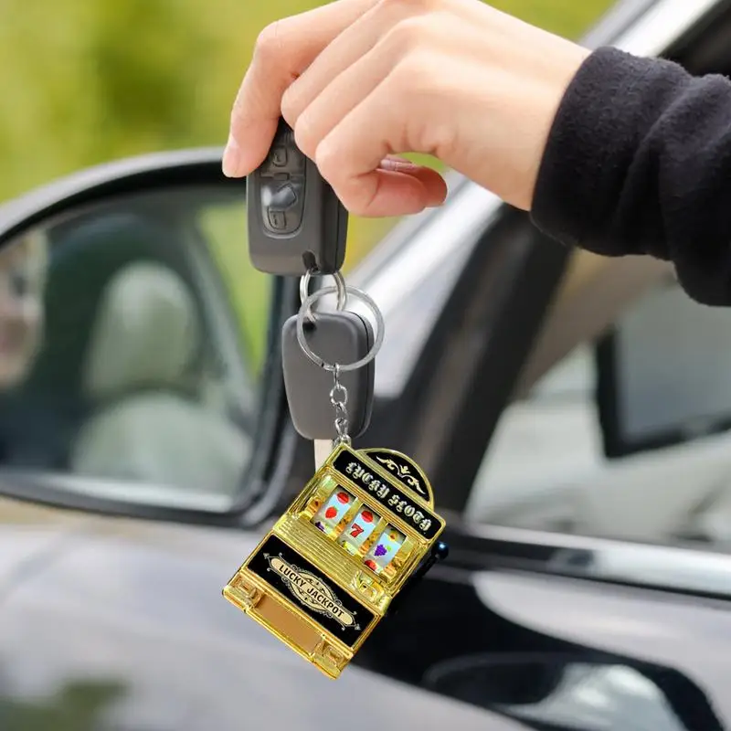 

Брелок для игровой машинки, брелок для электронной игровой консоли, подвеска, маленький и изысканный декоративный инструмент для мобильных телефонов, рюкзаков