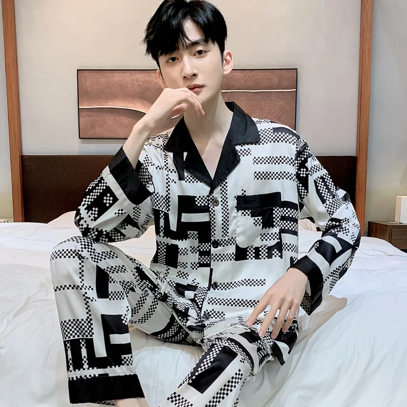 Рисунок 2 - Мужской тонкий кардиган с отложным