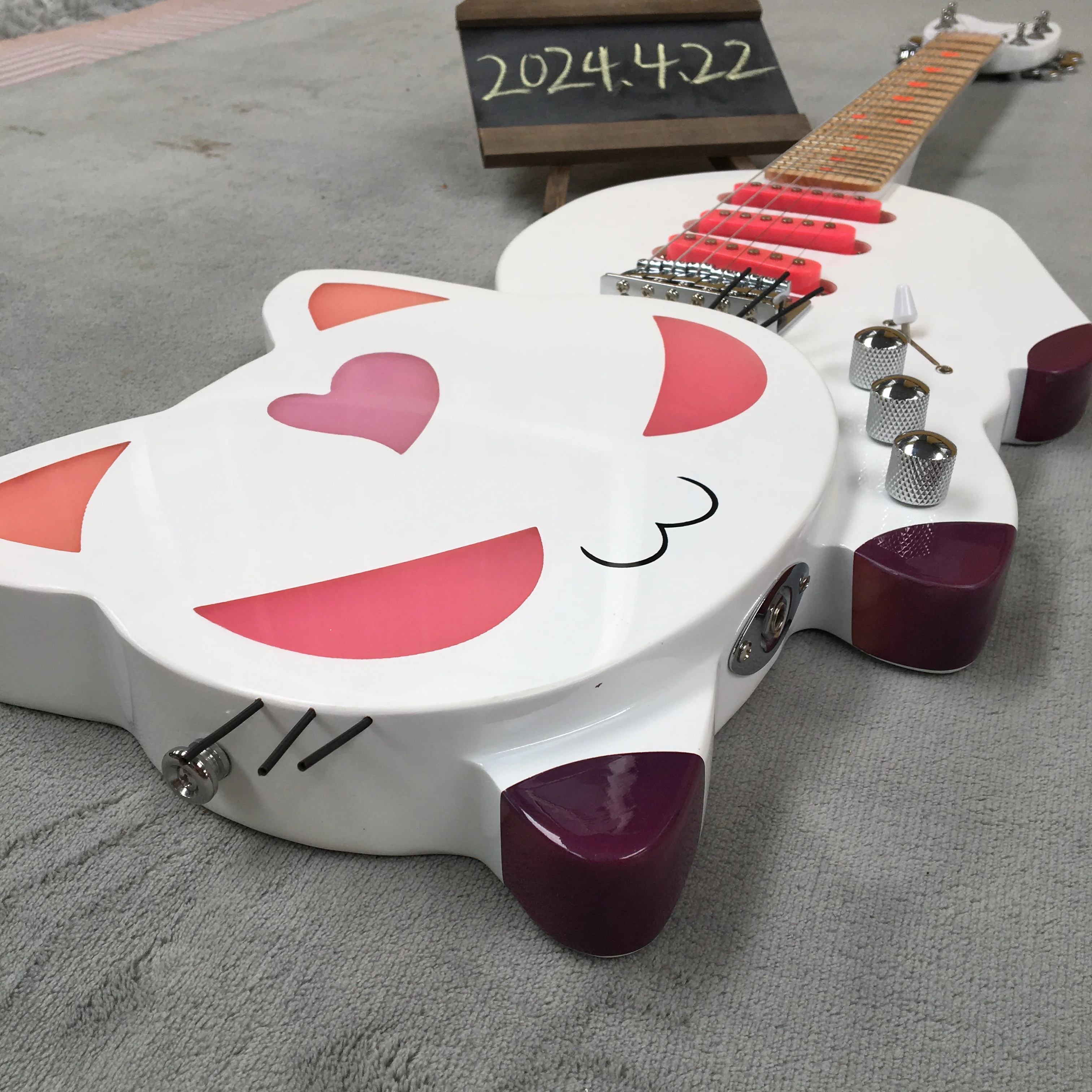 特別な形のエレキギター,クロームハードウェア,白い猫,6弦,送料