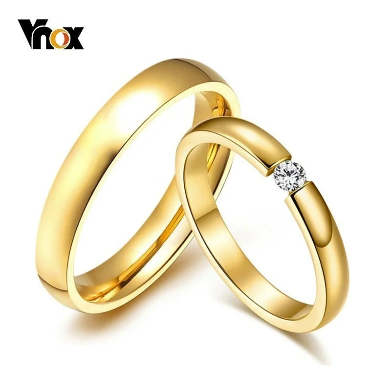 Vnox Einfache Gold Farbe Edelstahl Engagement Ringe für Frauen Männer Elegante Dünne Hochzeit Band Jahrestag Geschenk