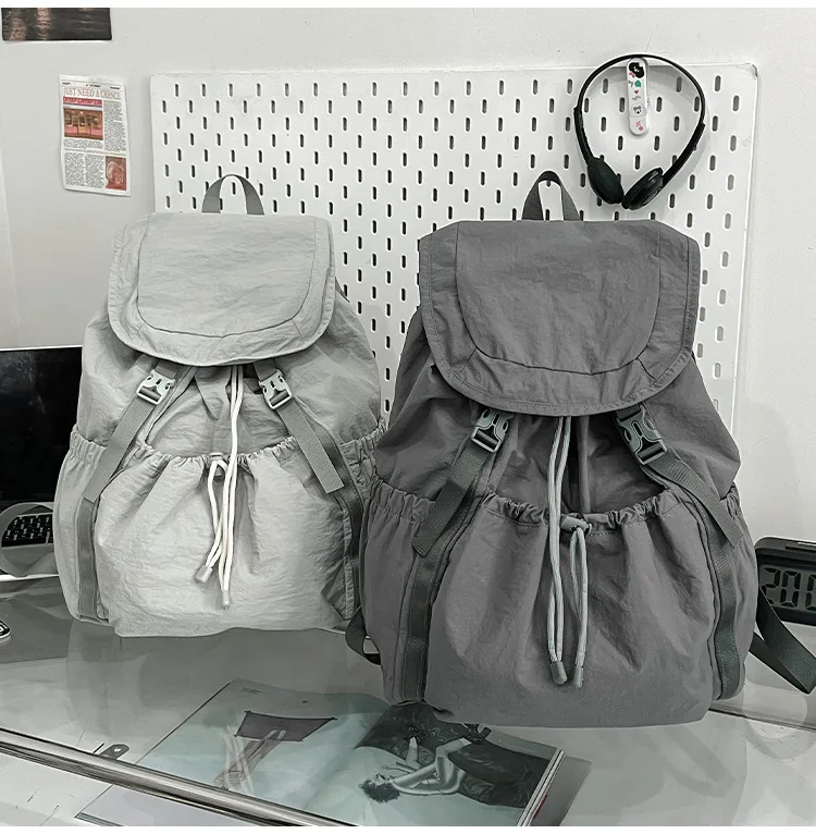 Modischer, lässiger Rucksack mit Kordelzug für Damen, 2022, modischer, leichter, plissierter Rucksack mit großer Kapazität für Outdoor-Reisen – Detail 25