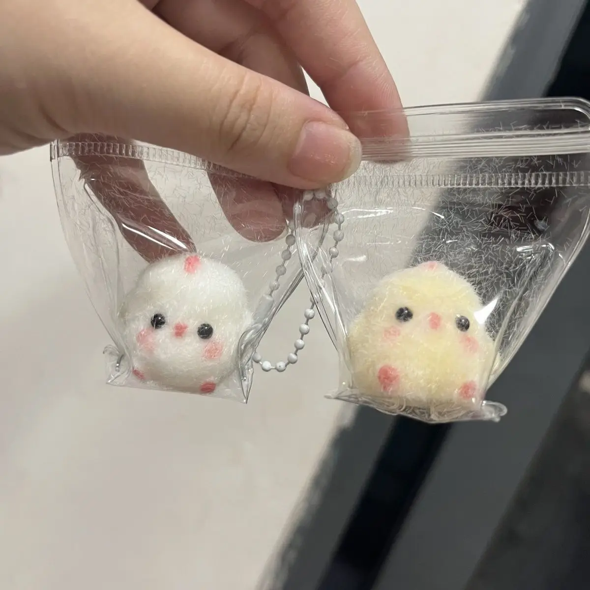 2Pcs Chicken Pinch Music Decompression Toys Mini Finger Sensory Pinch Slow Rebound Mud Feel Simulation Animal Chickens Pendant 3