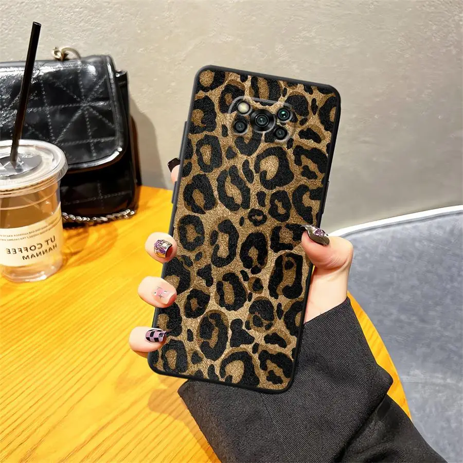Leopard Pattern Phone Case - Fashionable Protective Cover