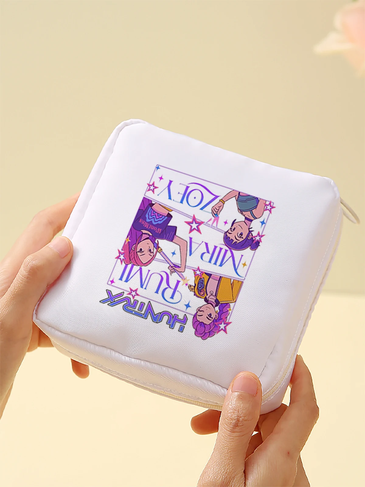 Cartoon pattern printed sanitary napkin storage bag, women's lightweight tissue bag, sanitary tissue bag