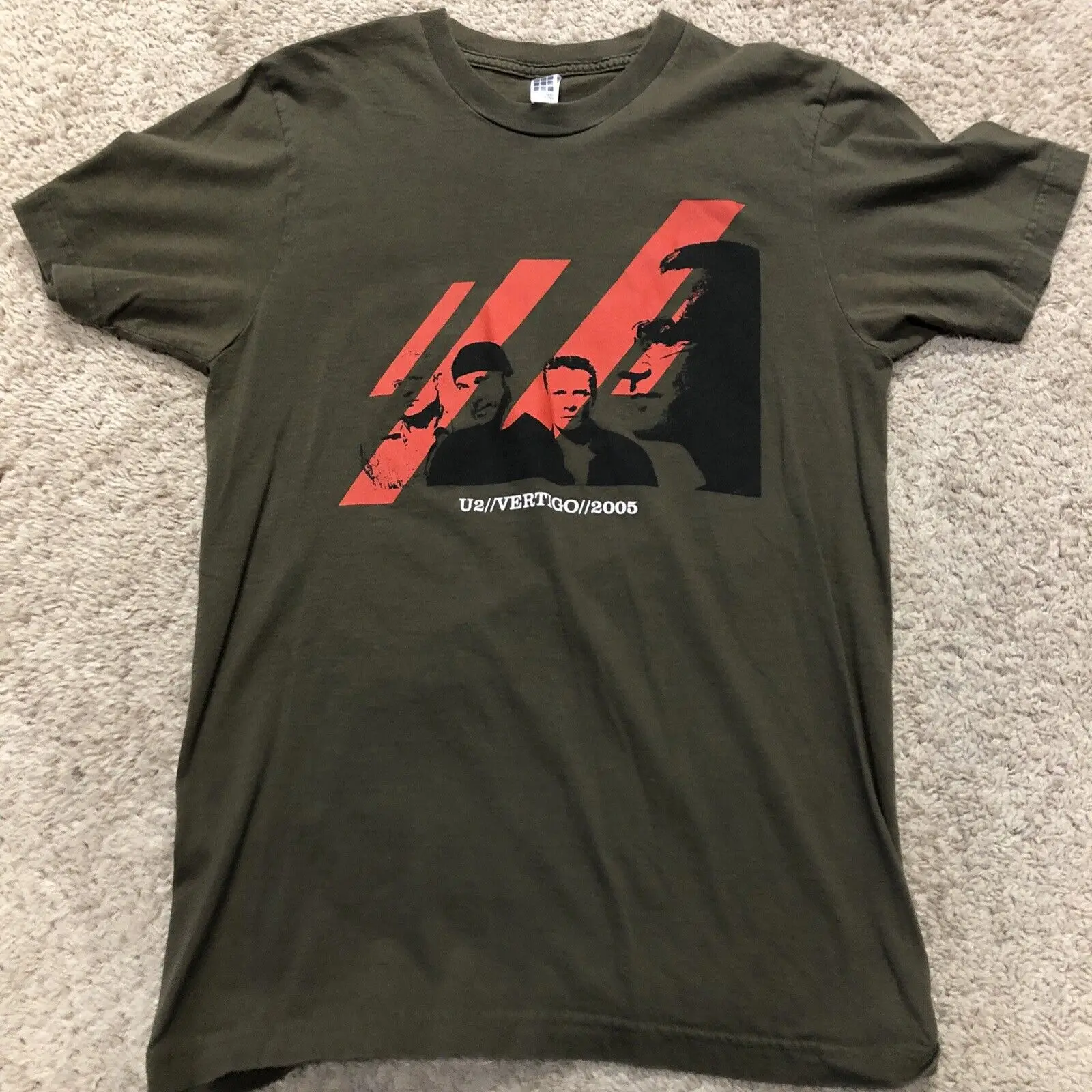 U2 Vertigo 2005 Tour Army Green Red Chicago Concert Shirt Small
