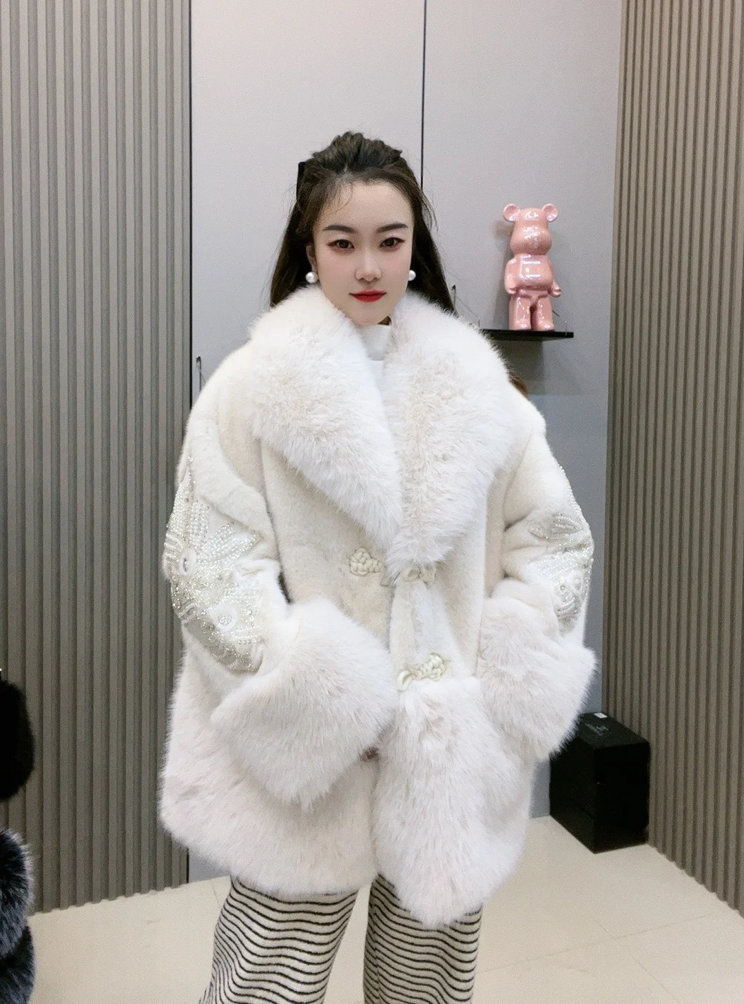 Sweet Cute French Retro Buckle Women's Faux Fur Coats Winter Fashion Solid Color Long Sleeve Elegant Mixed Fur Coat for Ladies
