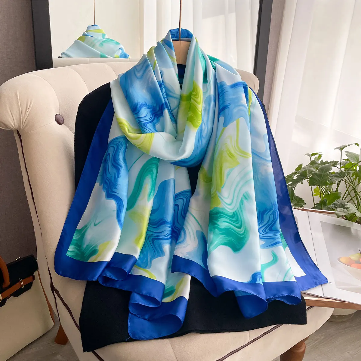 2025 Spring Fashion Dustproof Big Bandanna Popular Satin Finish Silk Shawls Scarves Luxury Print Sunscreen Beach Towel