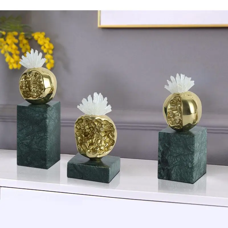 

Golden Pomegranate Sculpture Marble Base Crystal Pomegranate Flower Creative Ornaments Desk Decoration Brass Fruit Statue