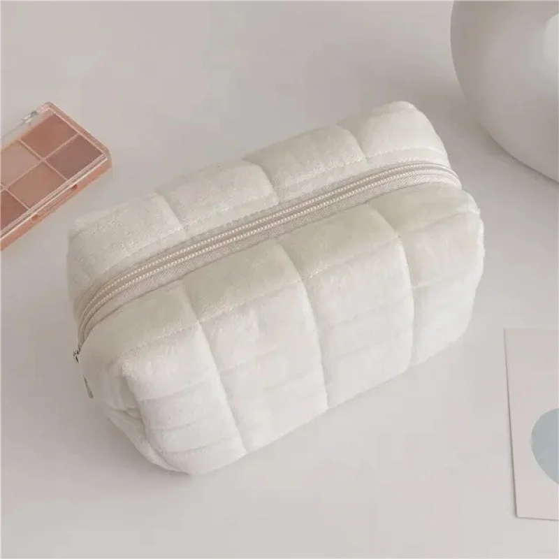 Fluffy Makeup Bag Soft Cloud Like Durable Compact High Value Cute Makeup Storage Pouch