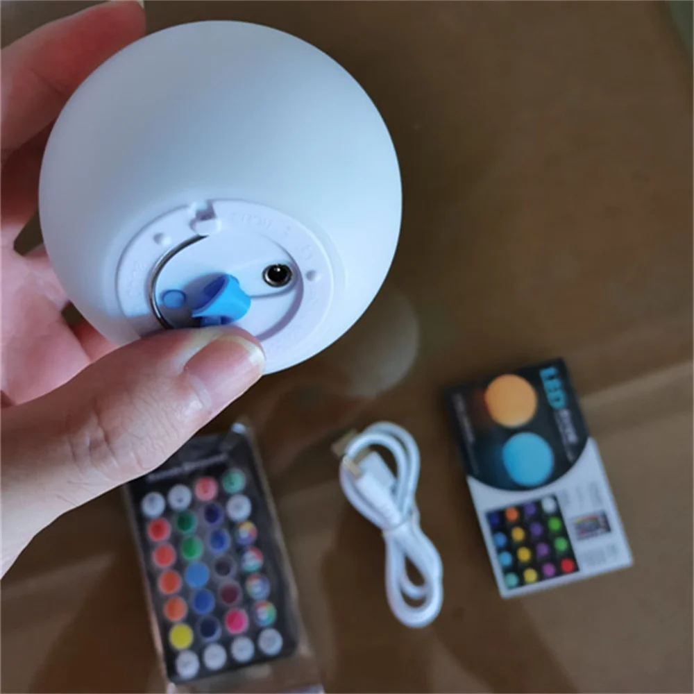 2개 충전식 RGB 플로팅 풀 라이트 3인치 7.8cm LED 풀 볼 조명 (리모컨 포함) IP67 방수 야외 정원 수영장용 목욕 장난감