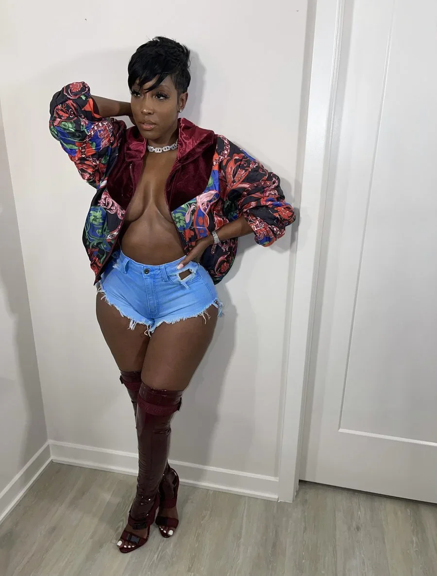 Summer 2021 Women ripped Denim Shorts Fashion Sexy Club Hole Tassels High Waist Shorts Streetwear Casual Shorts Jeans Feminino